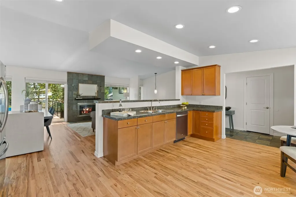 16639 SE 26th Place Bellevue WA 98008