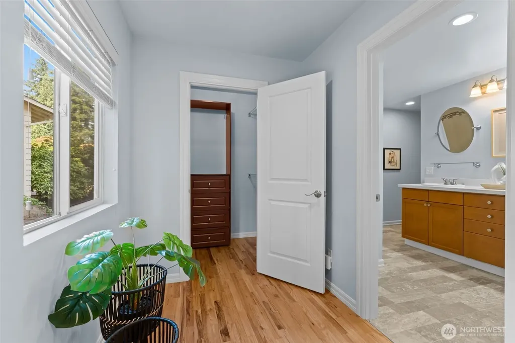 16639 SE 26th Place Bellevue WA 98008