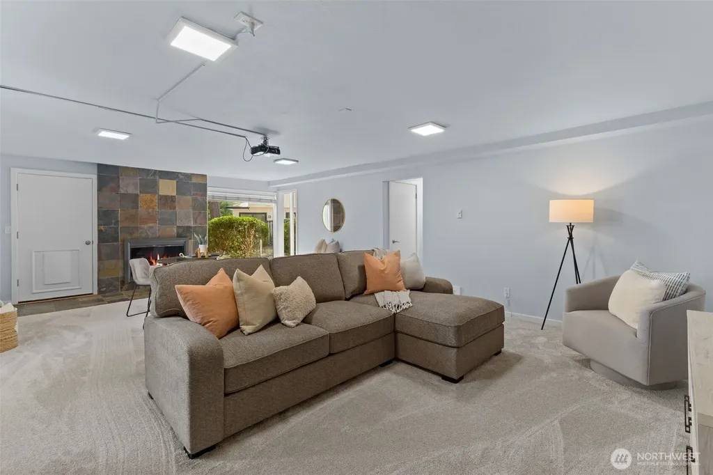 16639 SE 26th Place Bellevue WA 98008