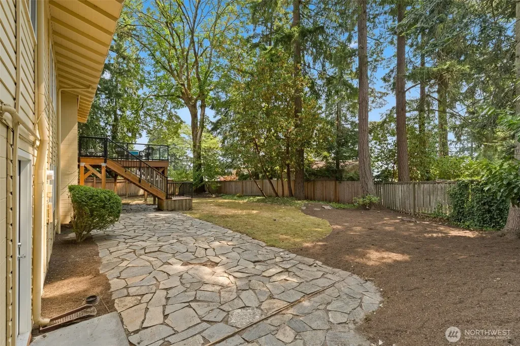 16639 SE 26th Place Bellevue WA 98008