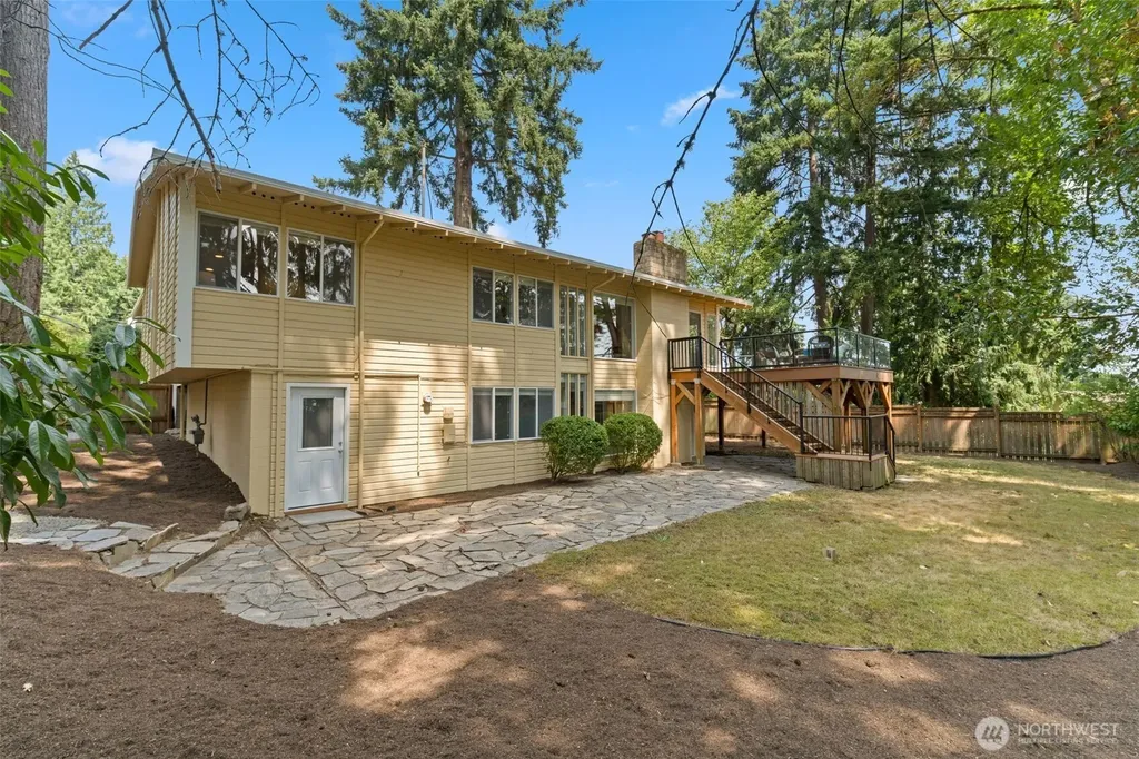 16639 SE 26th Place Bellevue WA 98008