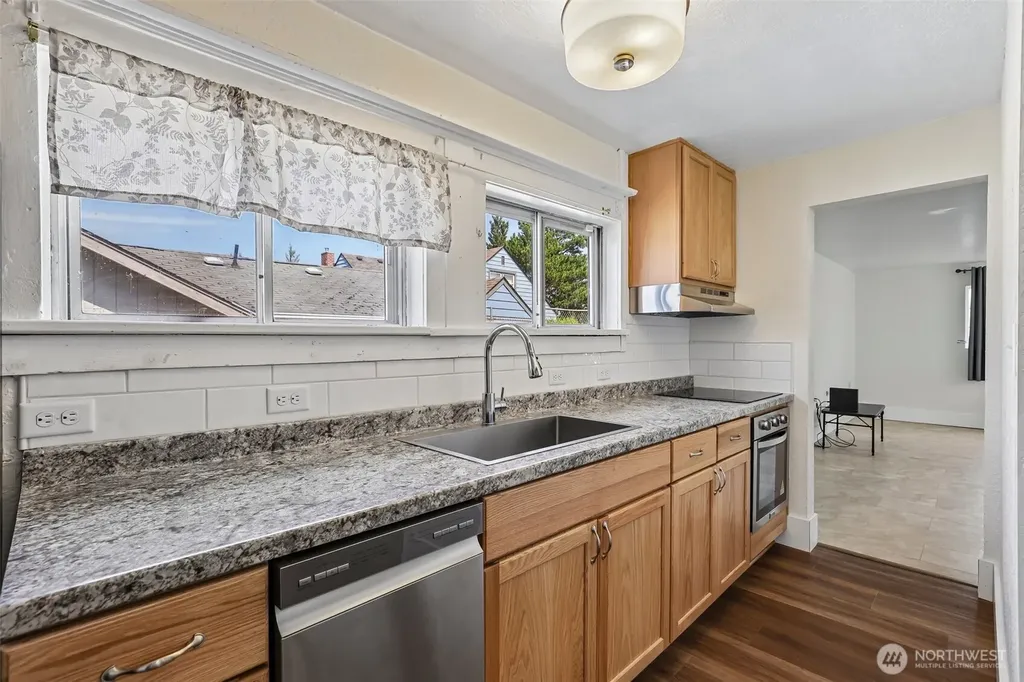 807 Columbia Street Kelso WA 98626