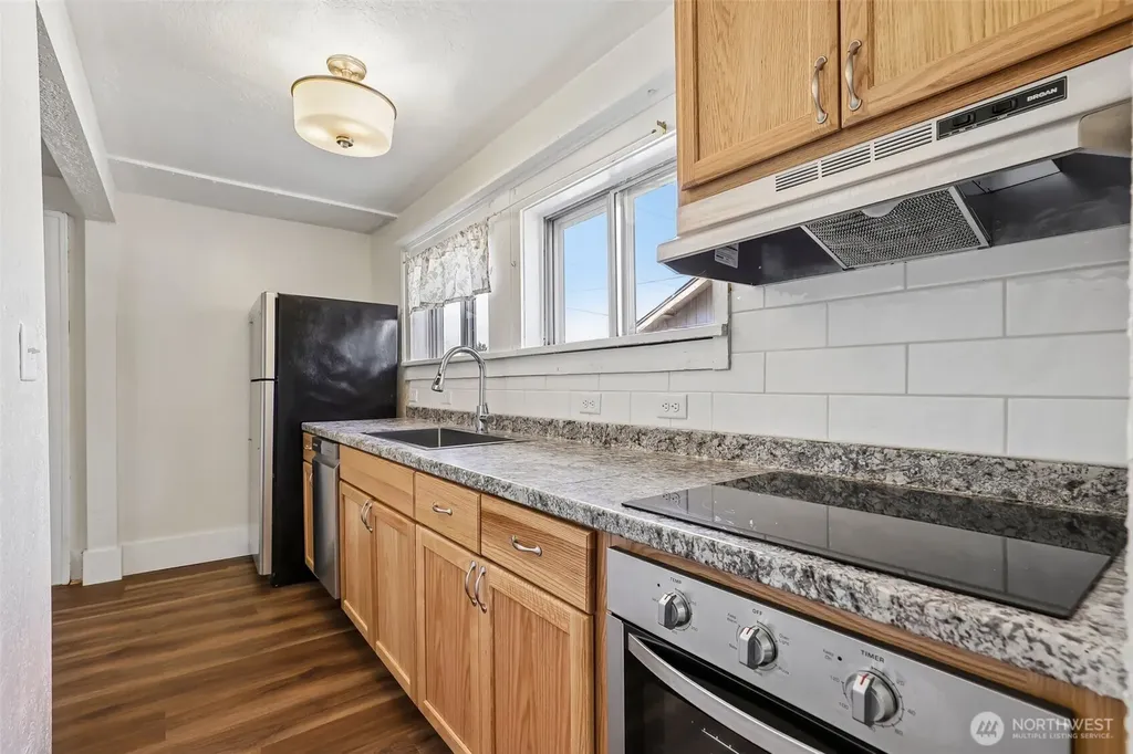 807 Columbia Street Kelso WA 98626