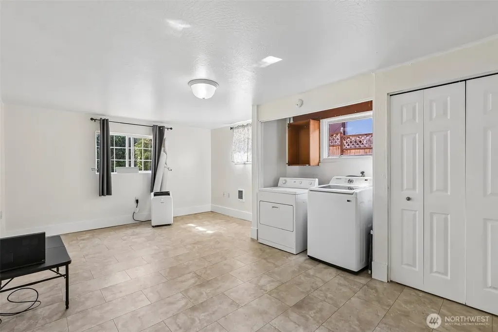 807 Columbia Street Kelso WA 98626