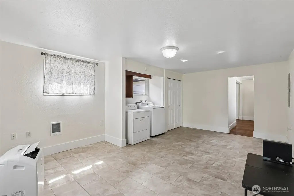 807 Columbia Street Kelso WA 98626