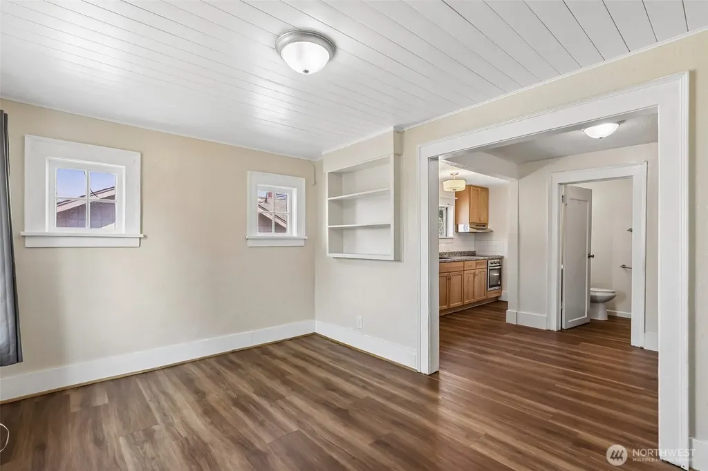 807 Columbia Street Kelso WA 98626