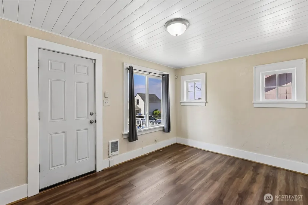 807 Columbia Street Kelso WA 98626