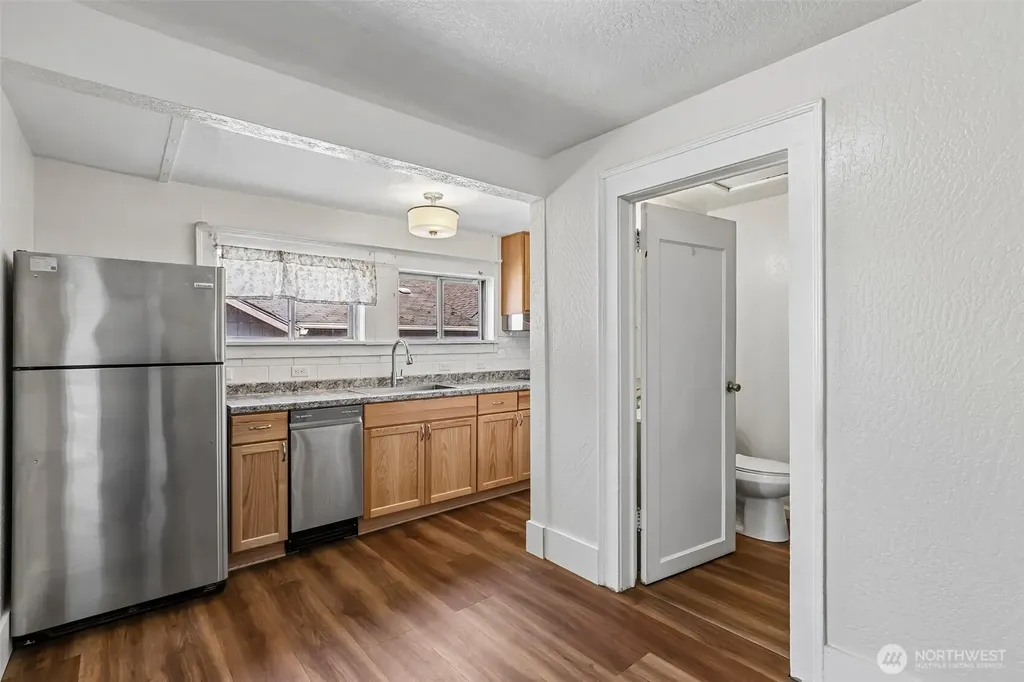 807 Columbia Street Kelso WA 98626