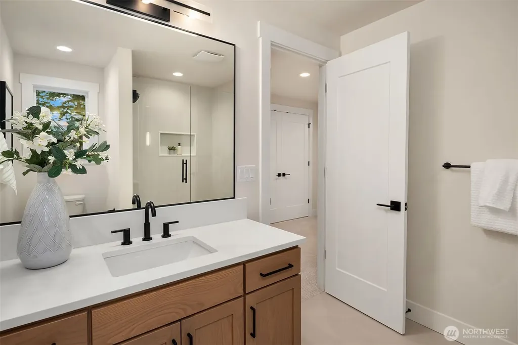 816 165th Avenue NE Bellevue WA 98008