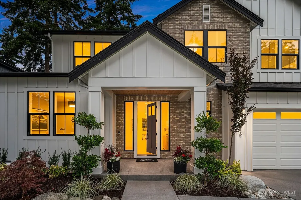 816 165th Avenue NE Bellevue WA 98008