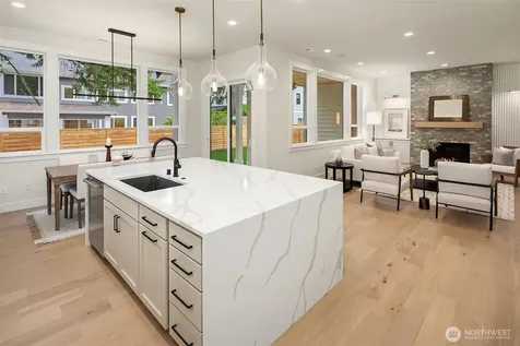 816 165th Avenue NE Bellevue WA 98008