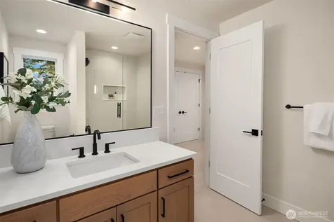 816 165th Avenue NE Bellevue WA 98008
