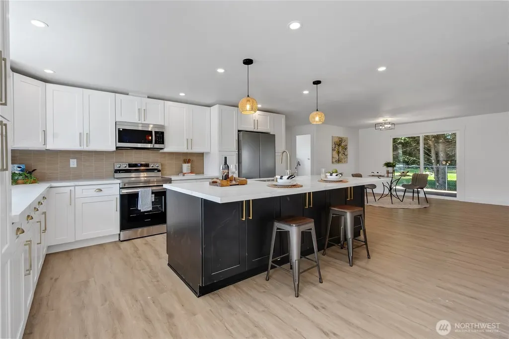 16221 75th Street E Sumner WA 98390