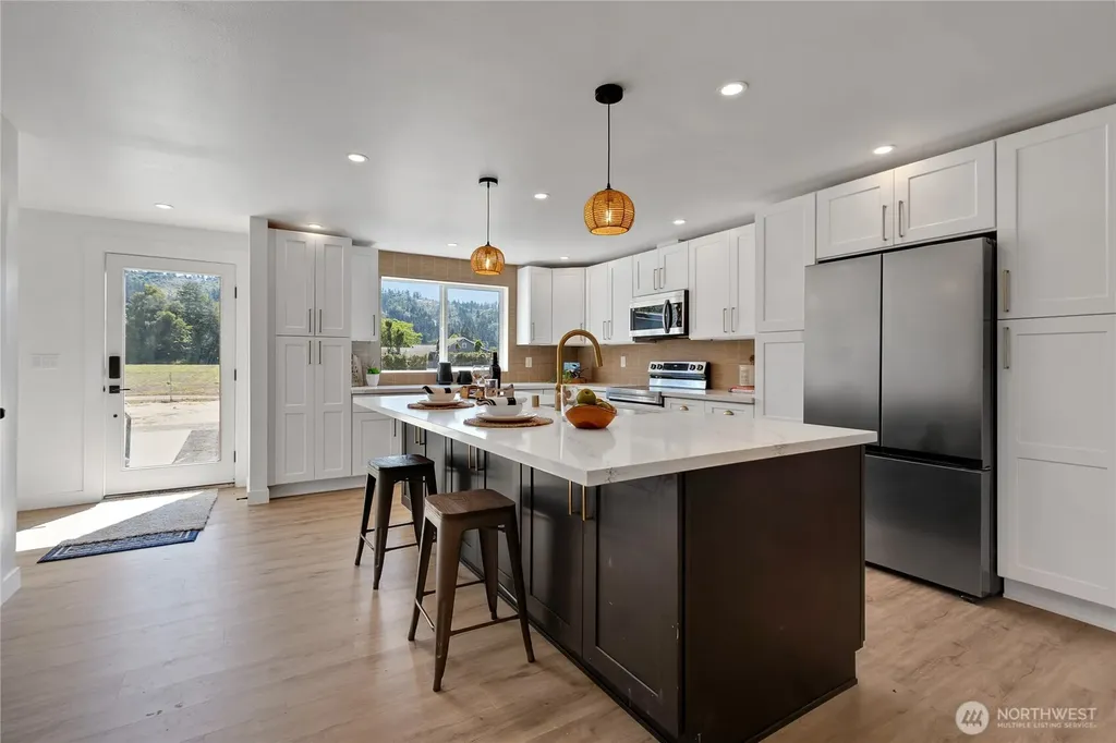 16221 75th Street E Sumner WA 98390