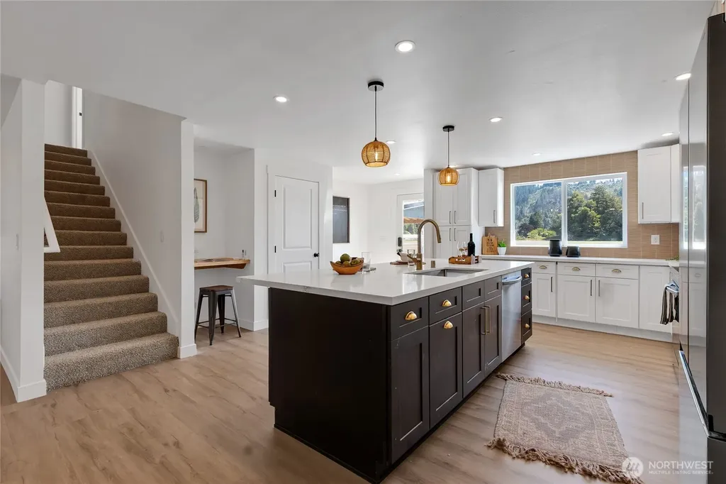 16221 75th Street E Sumner WA 98390