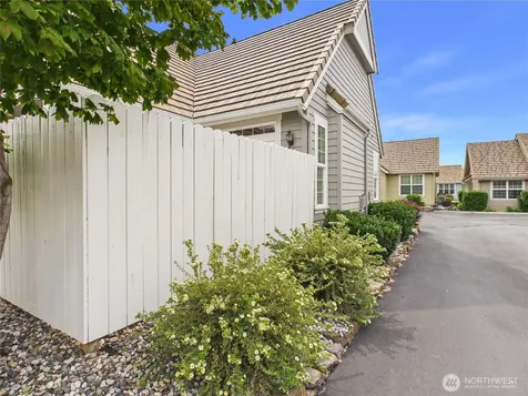 1494 Eastmont Avenue East Wenatchee WA 98802