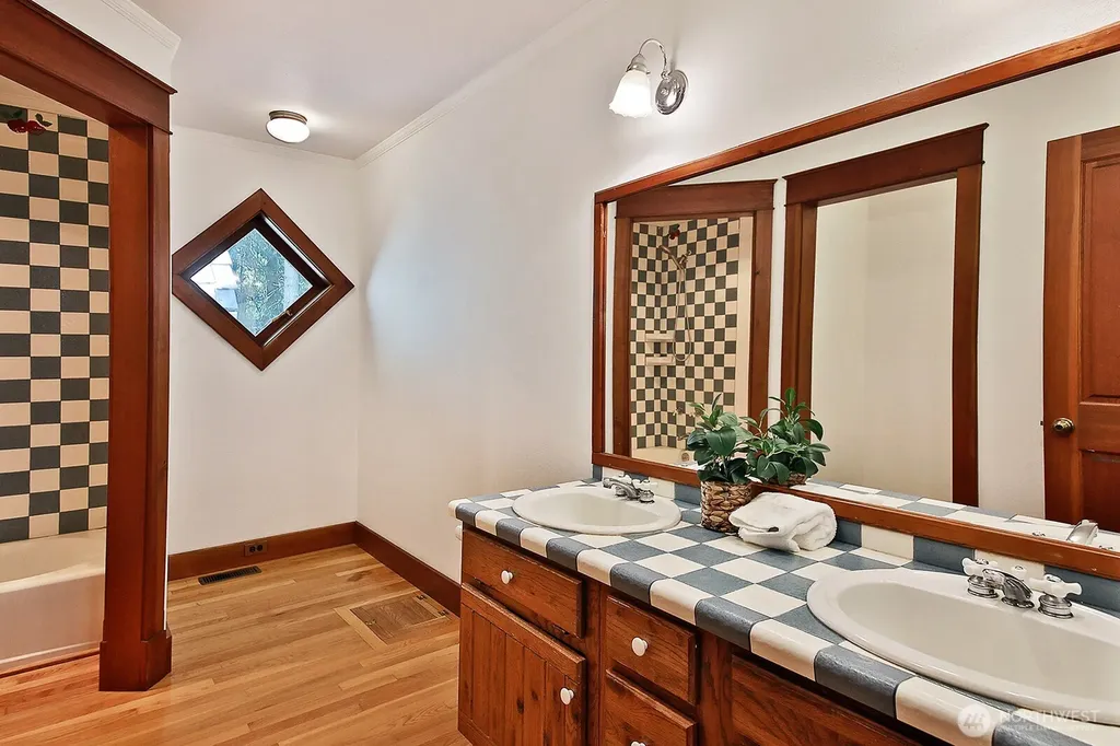 7391 Tauscher Road Clinton WA 98236