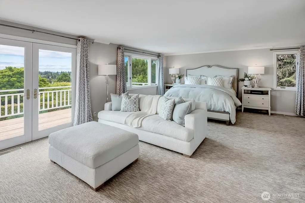 8900 NE 16th Street Clyde Hill WA 98004