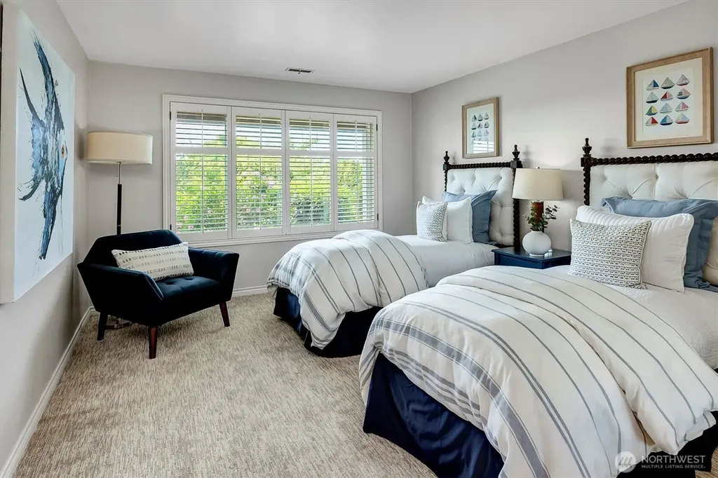 8900 NE 16th Street Clyde Hill WA 98004