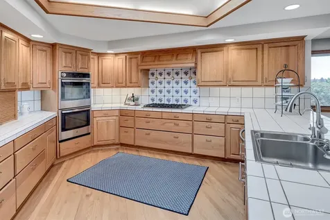 8900 NE 16th Street Clyde Hill WA 98004