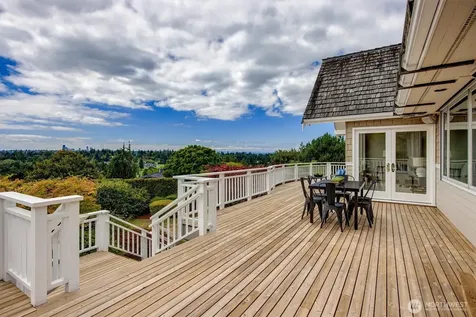8900 NE 16th Street Clyde Hill WA 98004