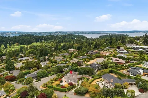 8900 NE 16th Street Clyde Hill WA 98004
