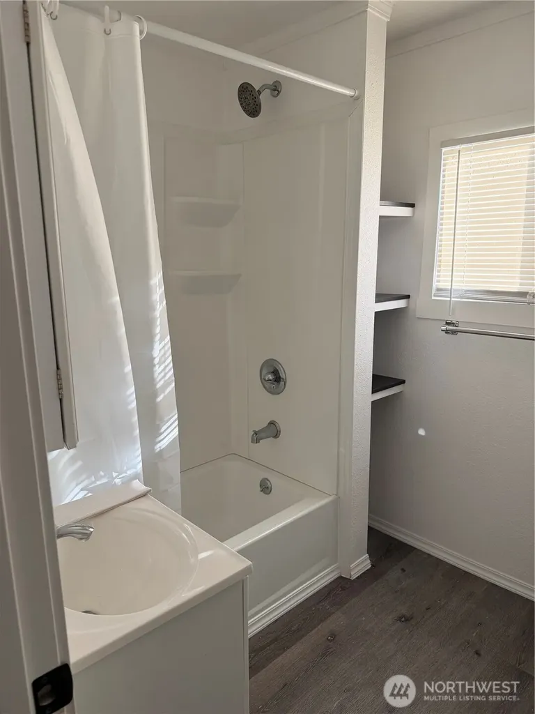 816 Perry Avenue Hoquiam WA 98550