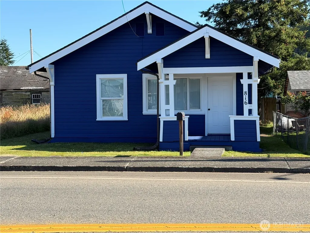 816 Perry Avenue Hoquiam WA 98550