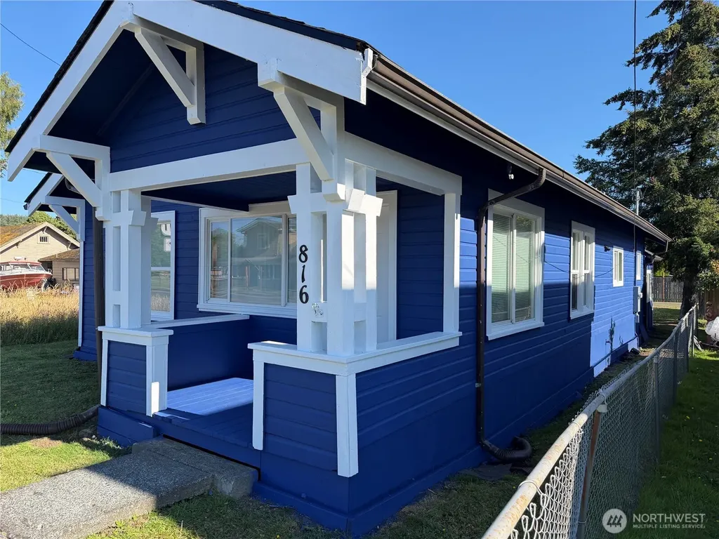 816 Perry Avenue Hoquiam WA 98550