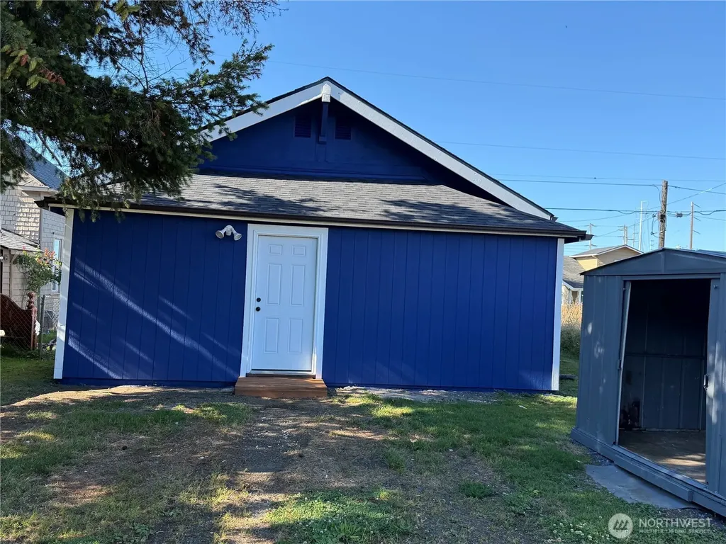 816 Perry Avenue Hoquiam WA 98550