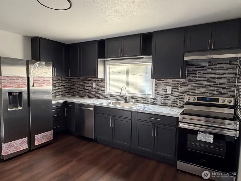 816 Perry Avenue Hoquiam WA 98550