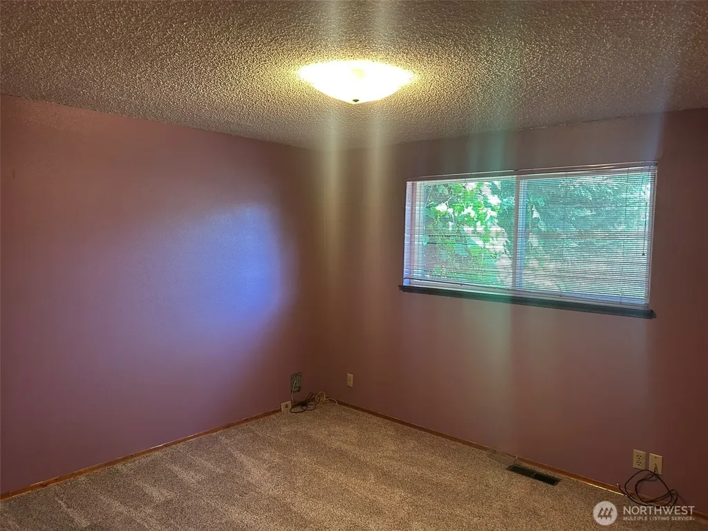 14428 31st Avenue S Seatac WA 98168