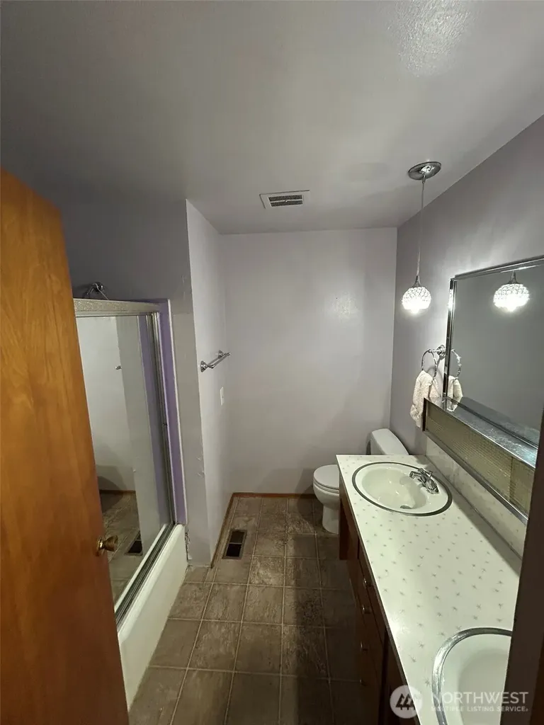 14428 31st Avenue S Seatac WA 98168