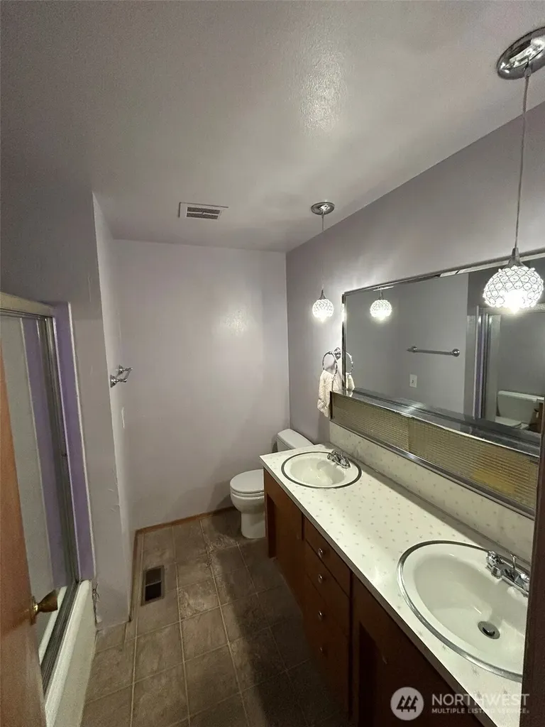 14428 31st Avenue S Seatac WA 98168