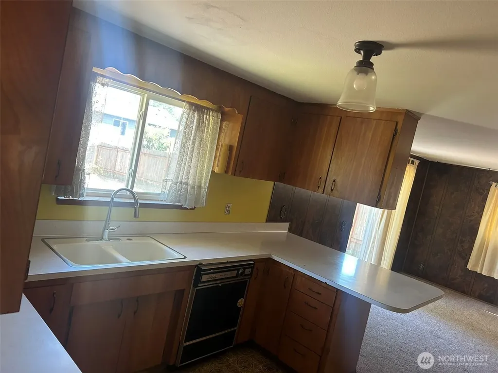 14428 31st Avenue S Seatac WA 98168