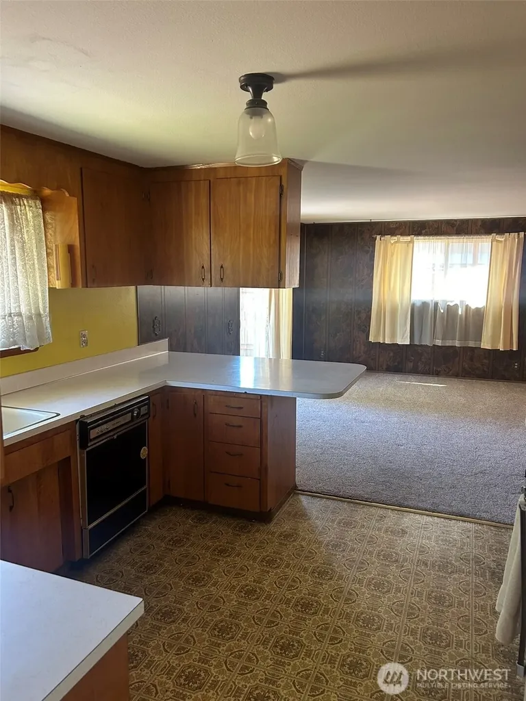 14428 31st Avenue S Seatac WA 98168