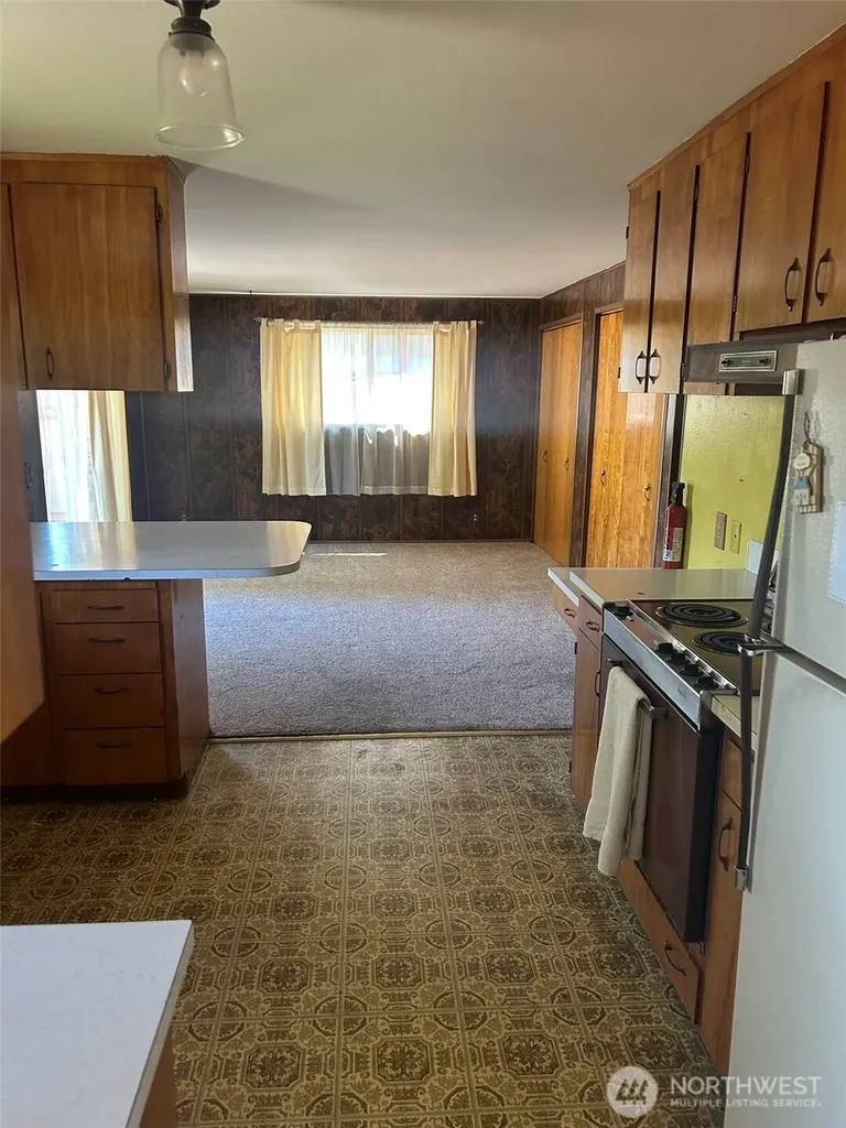 14428 31st Avenue S Seatac WA 98168