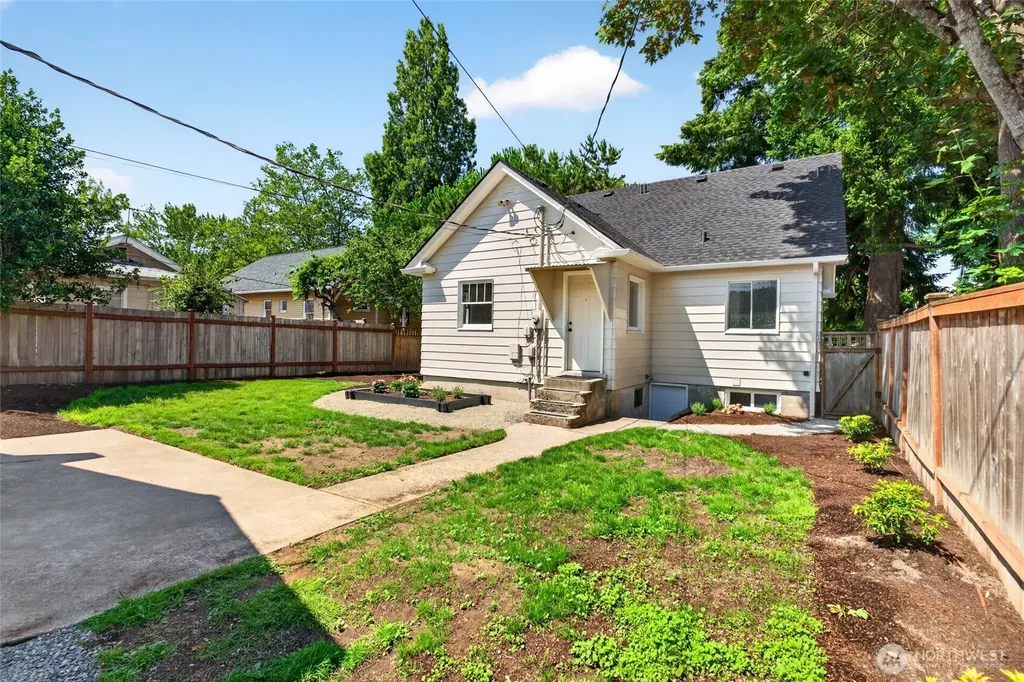 2910 N 9th Street Tacoma WA 98406
