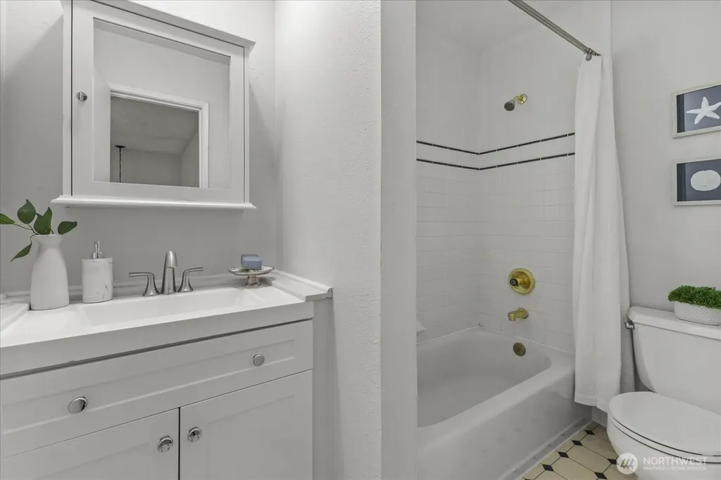 14215 110th Avenue NE Kirkland WA 98034