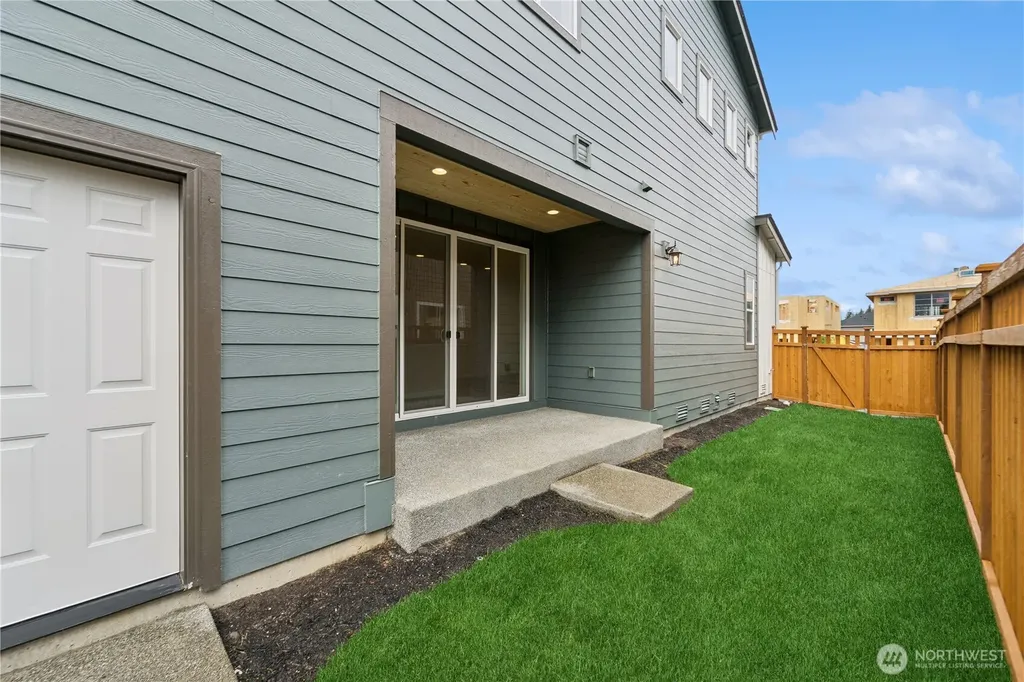 15323 207th Avenue E Bonney Lake WA 98391