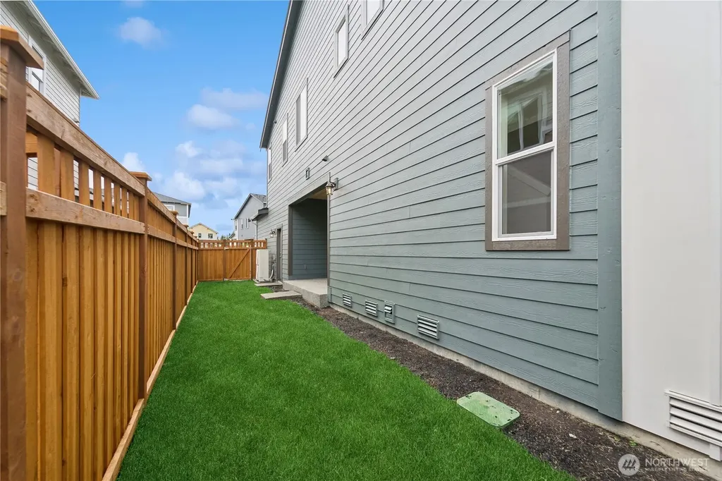 15323 207th Avenue E Bonney Lake WA 98391
