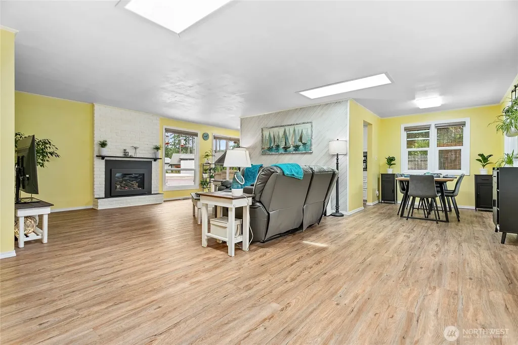 2348 Yew Street Road Bellingham WA 98229