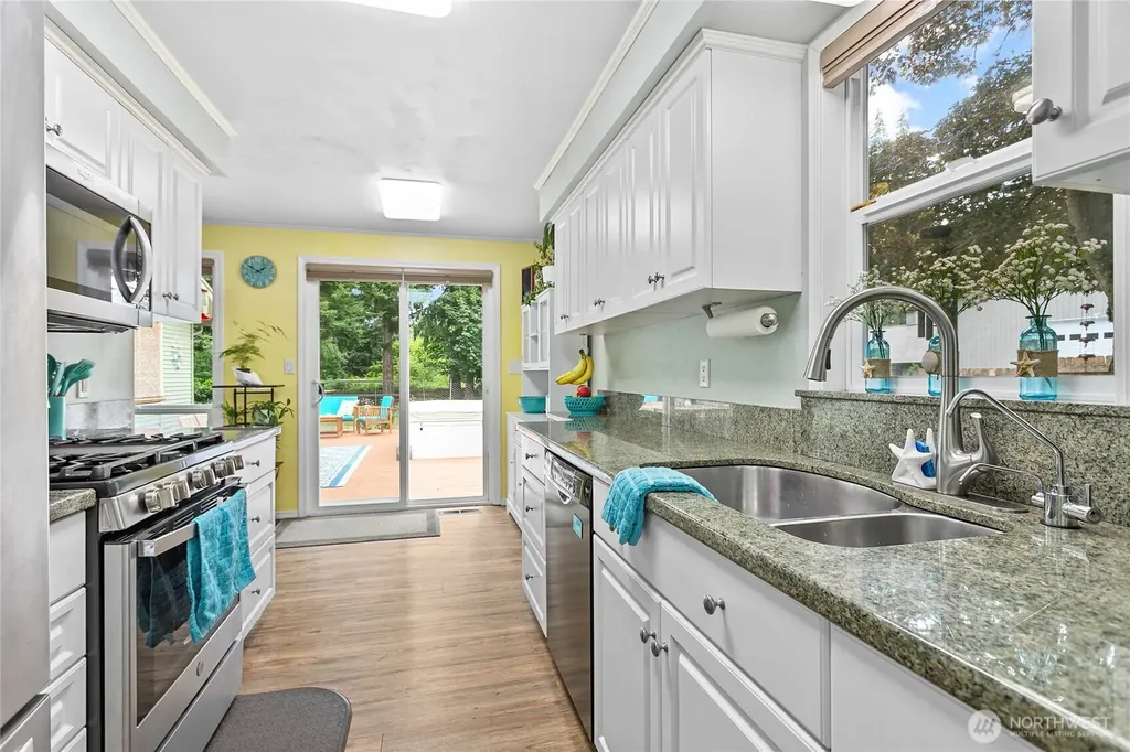 2348 Yew Street Road Bellingham WA 98229