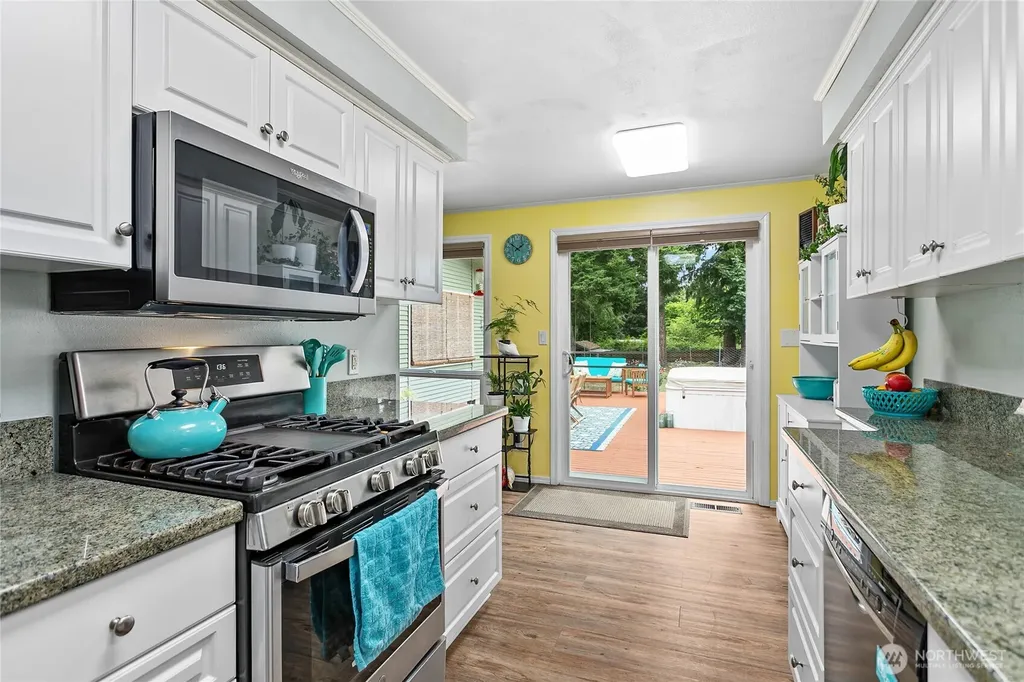 2348 Yew Street Road Bellingham WA 98229