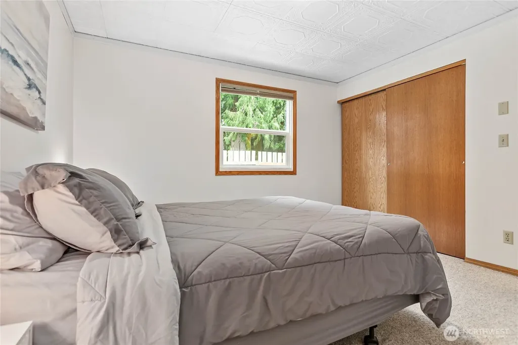 2348 Yew Street Road Bellingham WA 98229