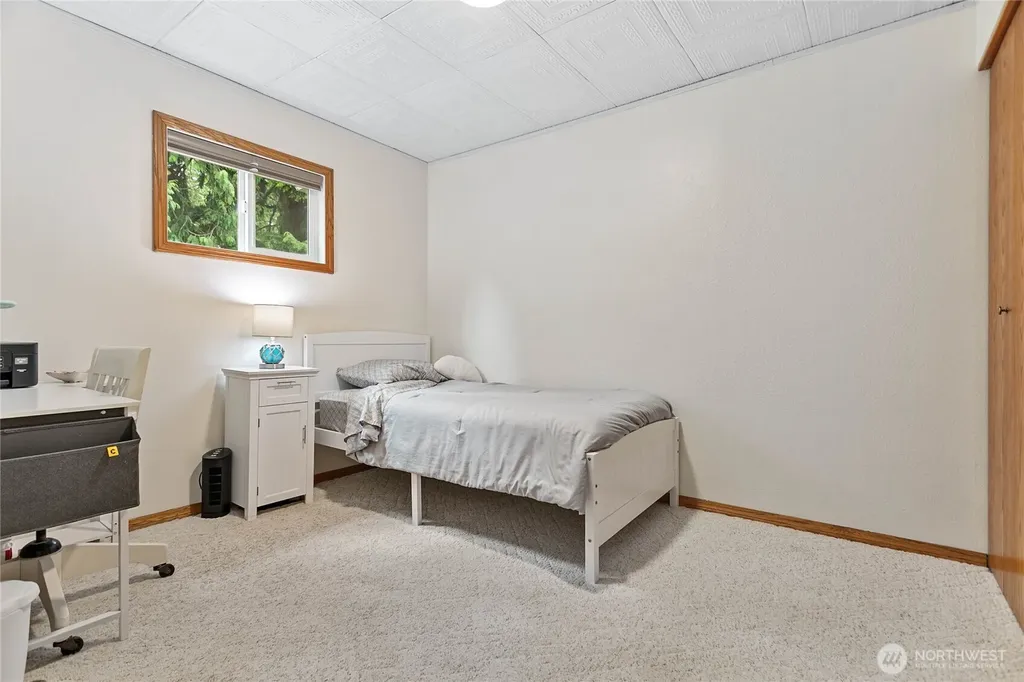 2348 Yew Street Road Bellingham WA 98229