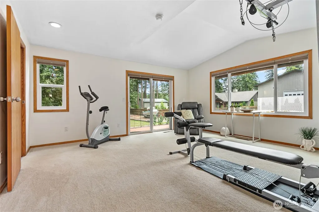 2348 Yew Street Road Bellingham WA 98229