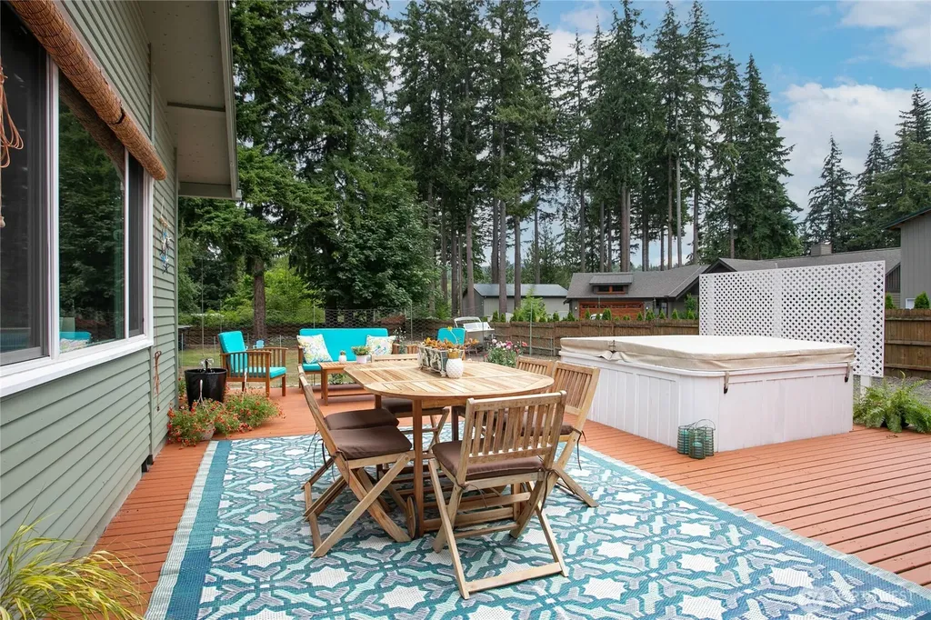 2348 Yew Street Road Bellingham WA 98229