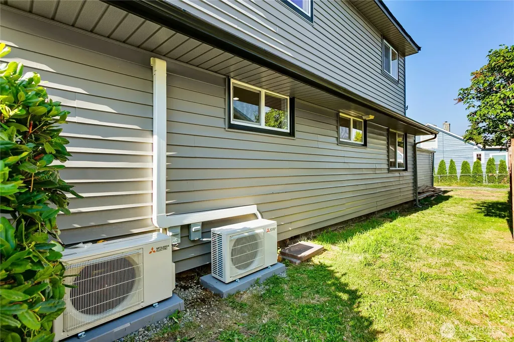 1319 Wood Avenue Sumner WA 98390