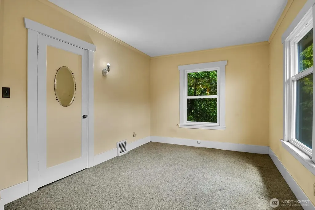 910 11th Avenue E Seattle WA 98102